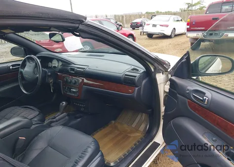 2002 Chrysler Sebring Limited z USA, uszkodzony, nr VIN 1C3EL65R52N200714